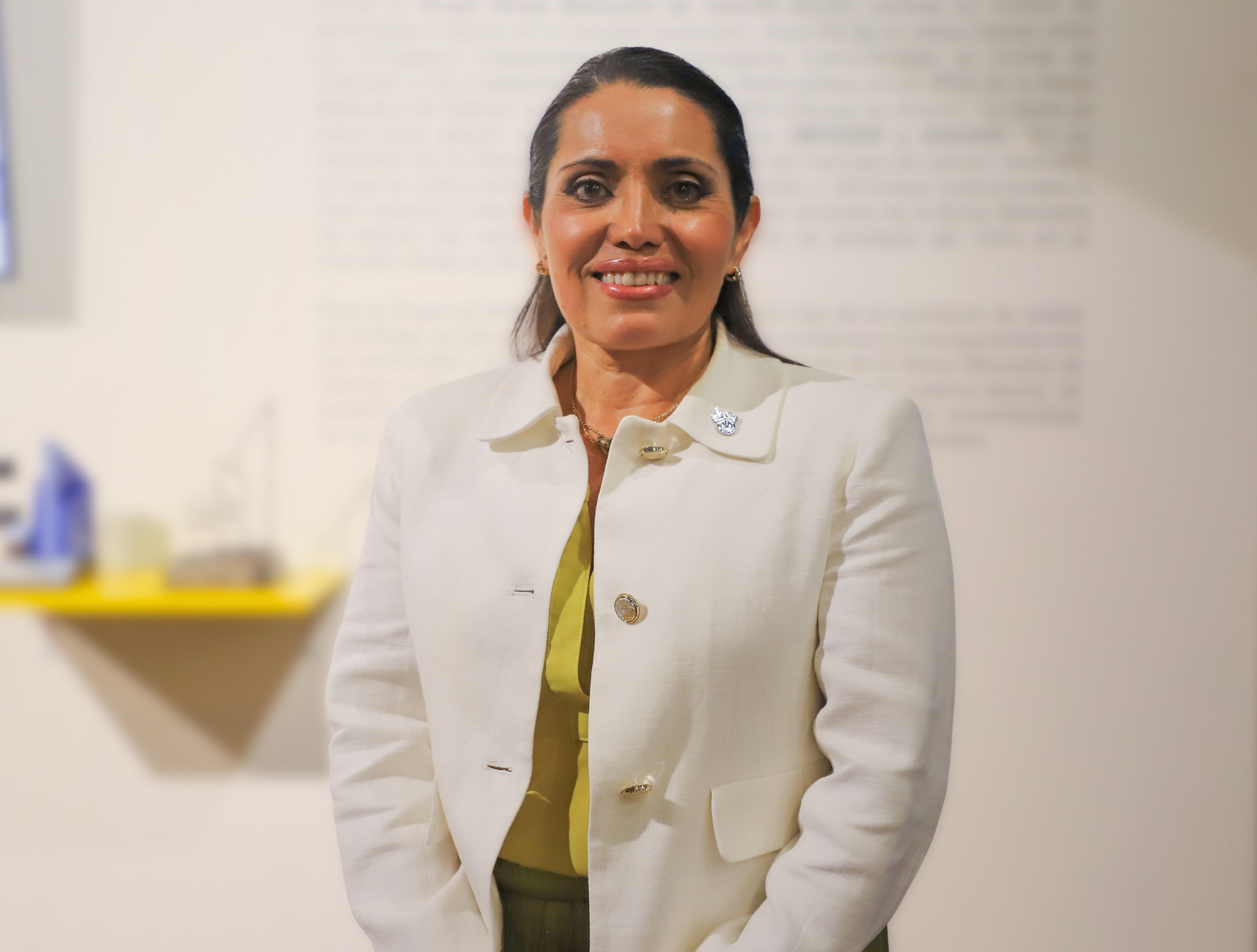 María Concepción del Alto Honored with the 2025 Mujer Tec Award for Her Career in Finance and Education