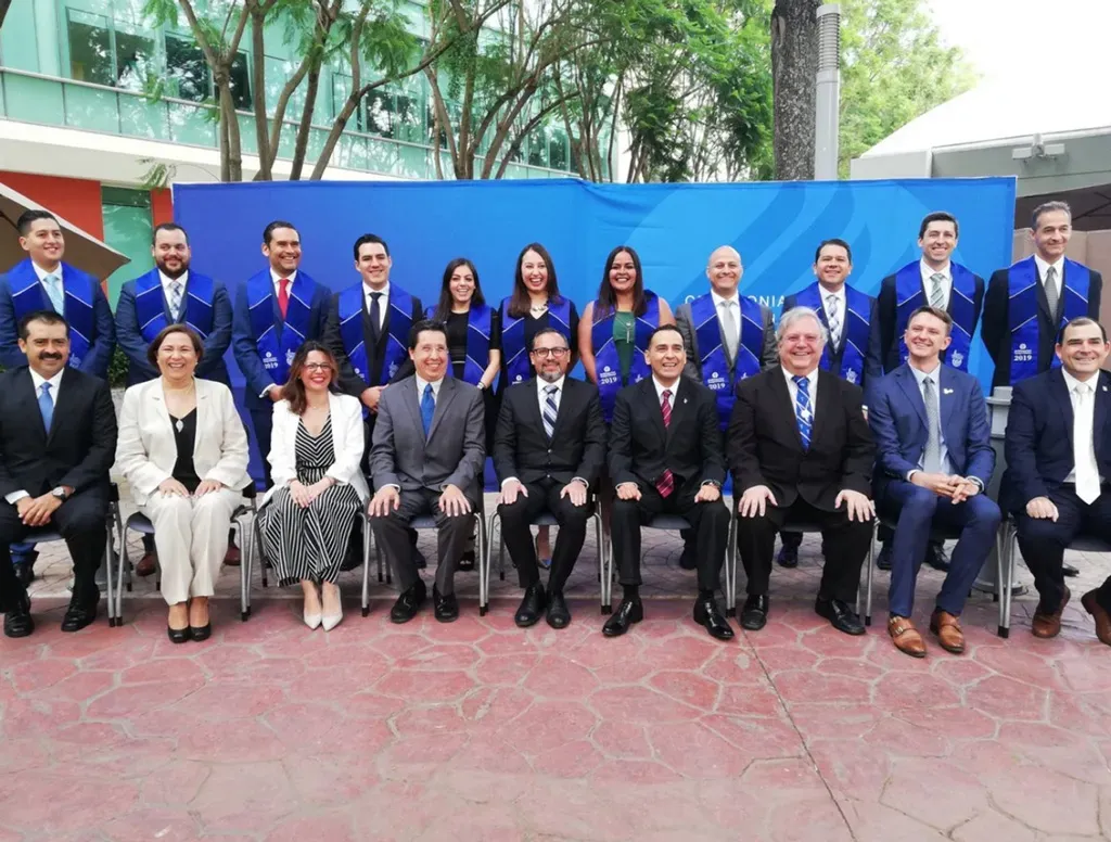 Se gradúan 151 nuevos líderes transformadores en negocios