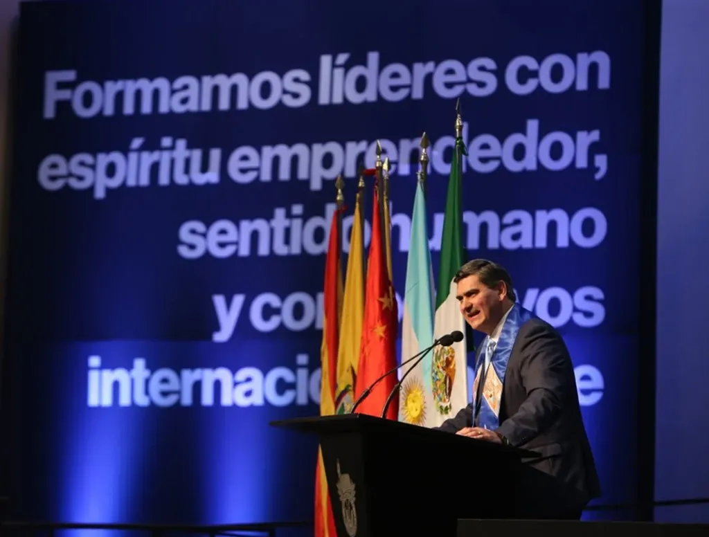 Se gradúan 151 nuevos líderes transformadores en negocios