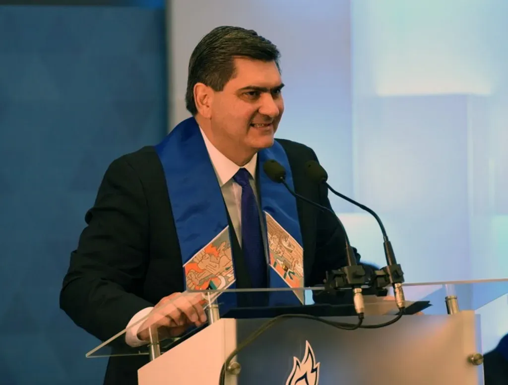 Se gradúan 221 nuevos líderes transformadores en negocios