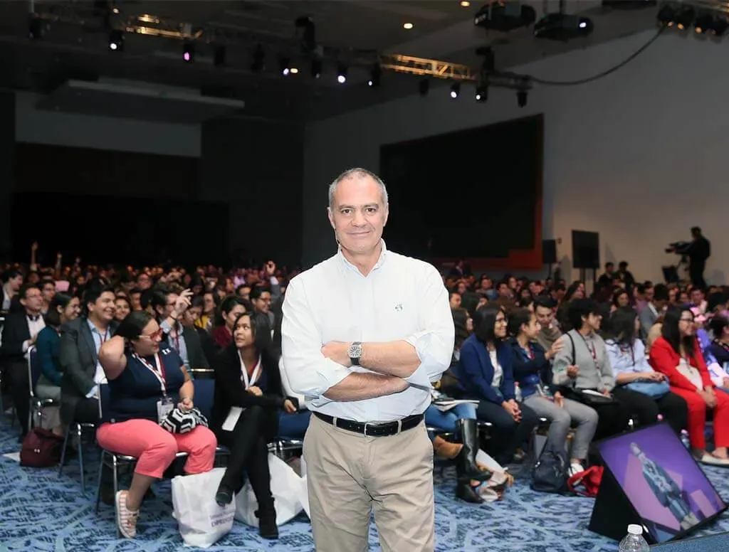 Emprender en entornos disruptivos: Decano Ignacio de la Vega